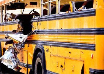 How many bus accidents happen each year?