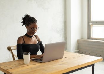 How Thundr Uses AI to Create High Quality 1 on 1 Chats